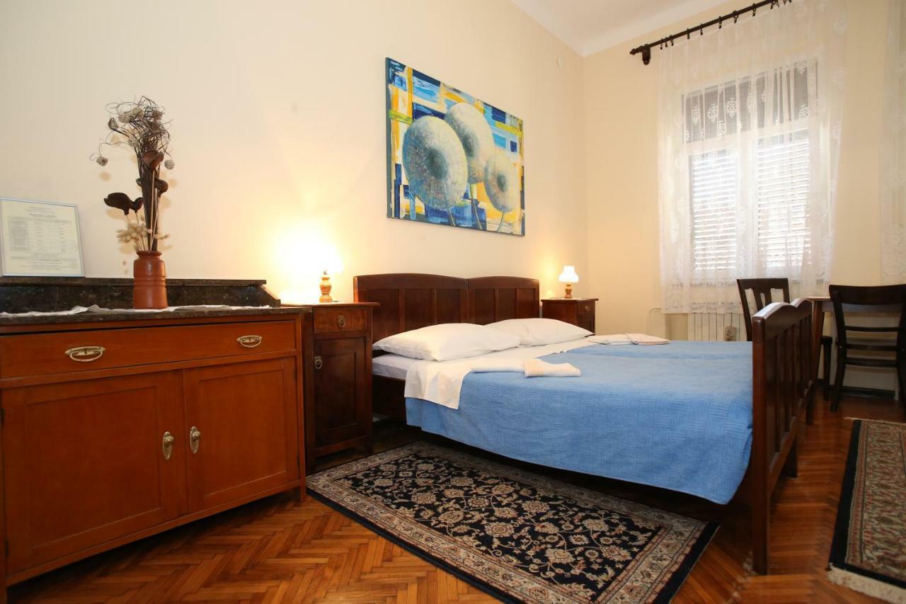 Apartment & Rooms Three Angels บัชกา ภายนอก รูปภาพ